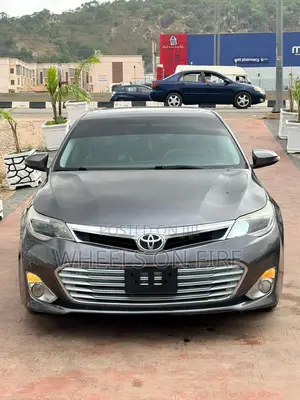 Toyota Avalon XLE 4dr Sedan (3.5L 6cyl 6A) 2014 Silver