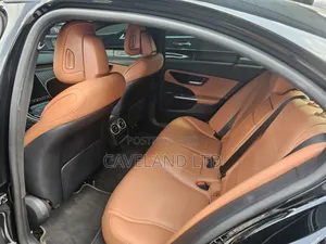 Mercedes-Benz C300 2023 Black