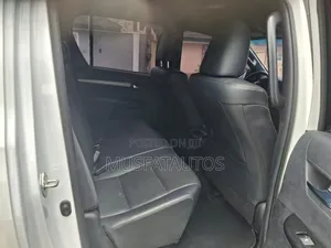 Toyota Hilux 2024 White