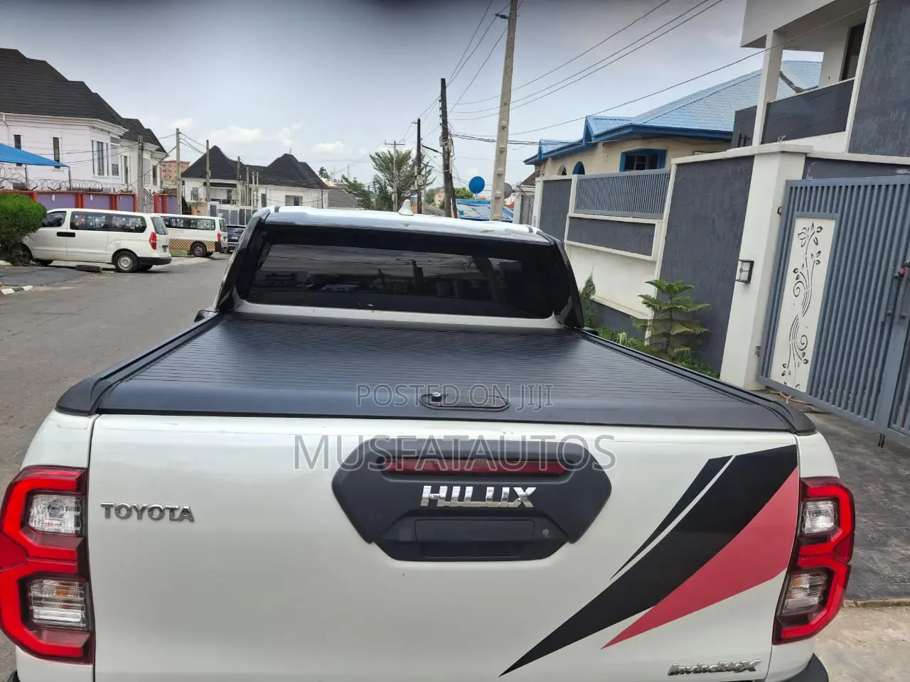Toyota Hilux 2024 White