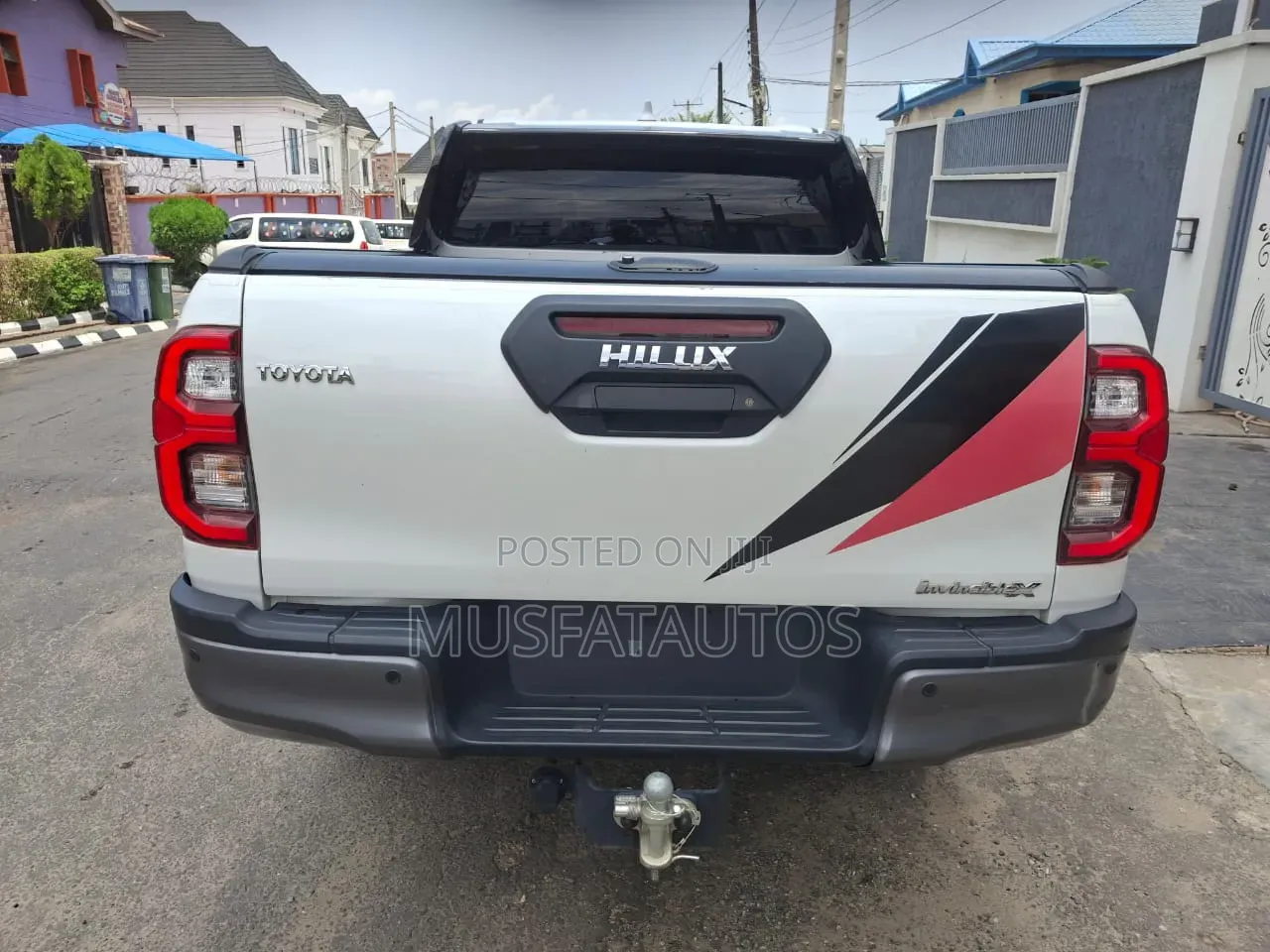 Toyota Hilux 2024 White