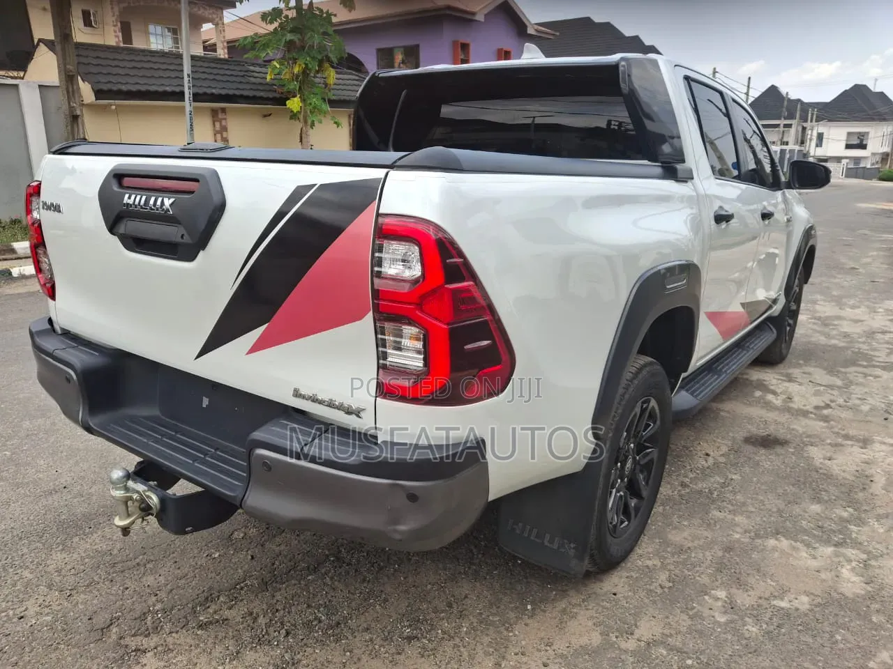 Toyota Hilux 2024 White