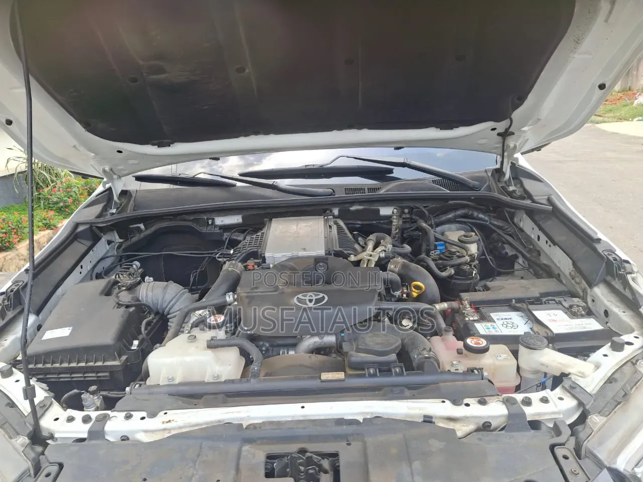 Toyota Hilux 2024 White