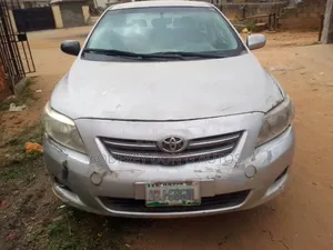 Toyota Corolla 2010 Silver