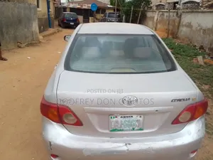 Toyota Corolla 2010 Silver