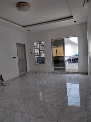 5bdrm Duplex in Ikota for rent