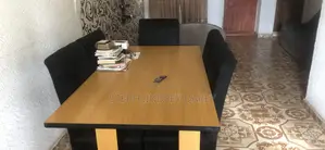 Clean 4 Seater Dining Set