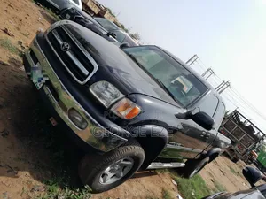 Toyota Tundra 2004 Black