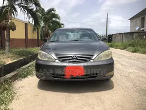 Toyota Camry 2004 Gray