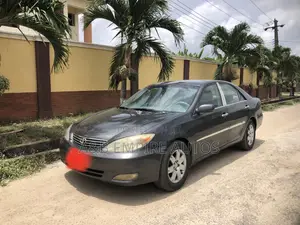 Toyota Camry 2004 Gray