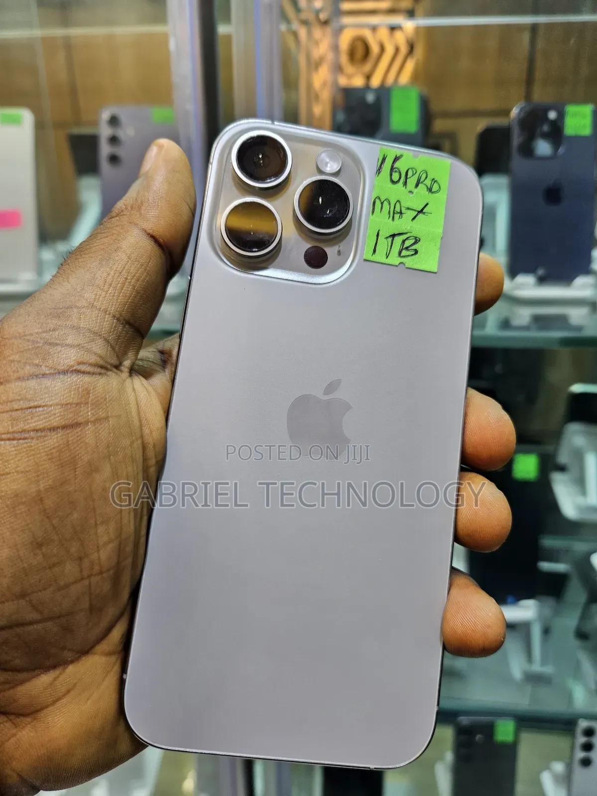 Apple iPhone 16 Pro Max 1 TB Silver