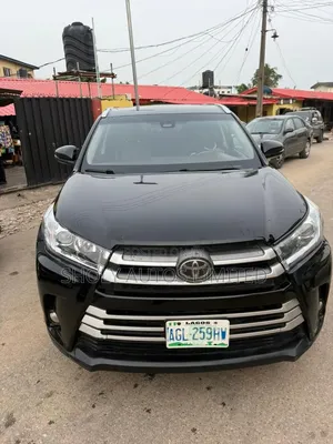 Toyota Highlander XLE 4x2 V6 (3.5L 6cyl 8A) 2018 Black