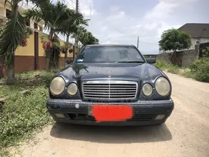 Mercedes-Benz E200 2004 Green