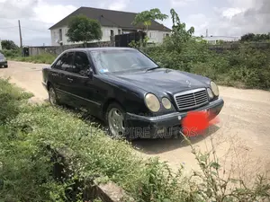 Mercedes-Benz E200 2004 Green