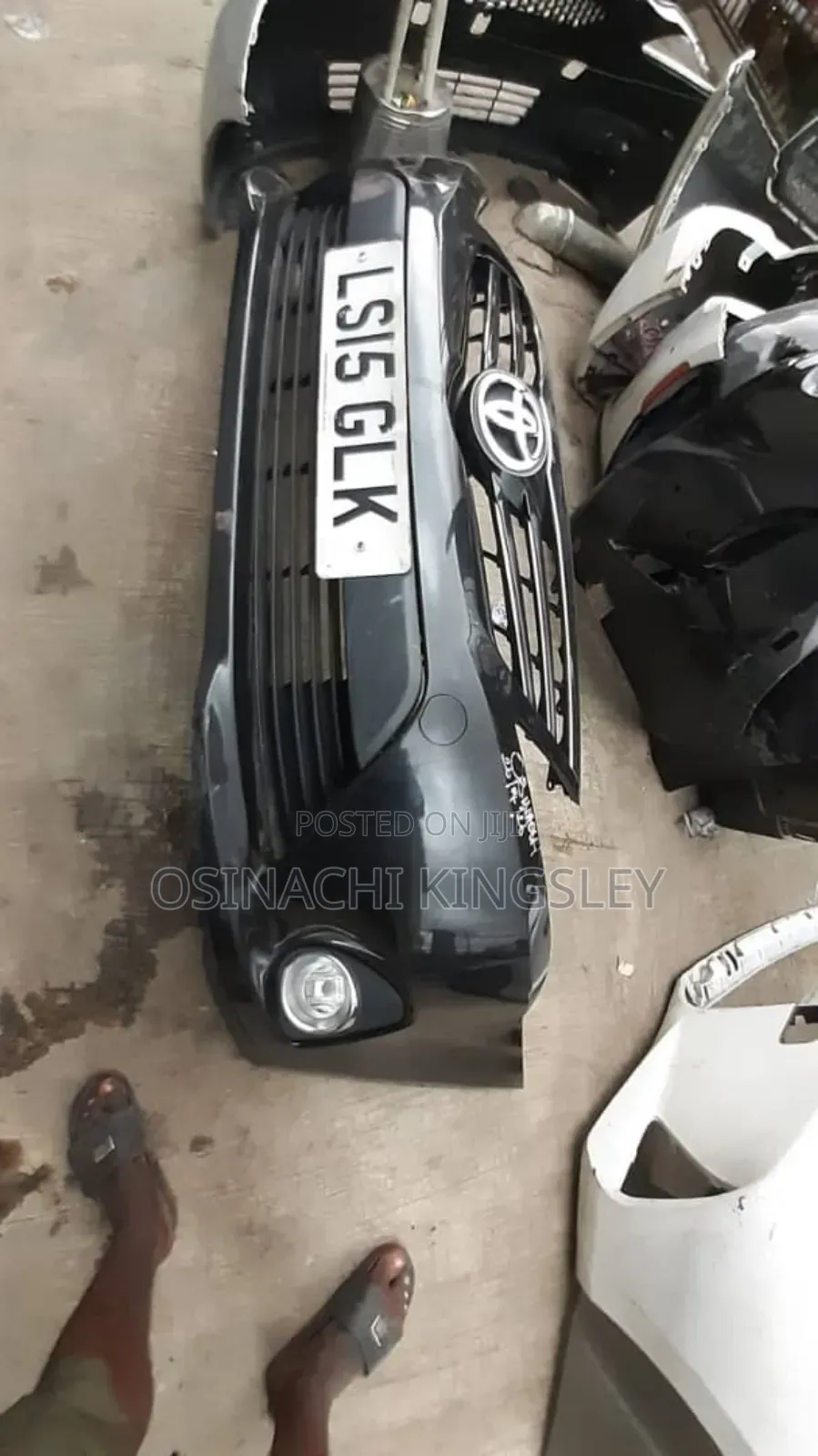 Complete Front Bumper Avensis 2014