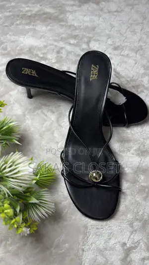 Black Heal Slippers