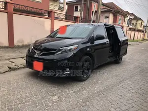 Toyota Sienna 2016 Black