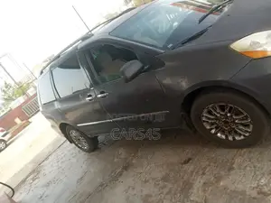 Toyota Sienna 2007 Gray