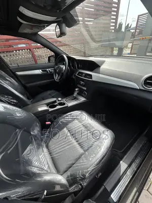 Mercedes-Benz C300 2014 Black