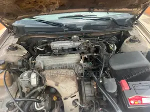 Toyota Camry LE 4dr Sedan (2.4L 4cyl 5M) 2002 Gold