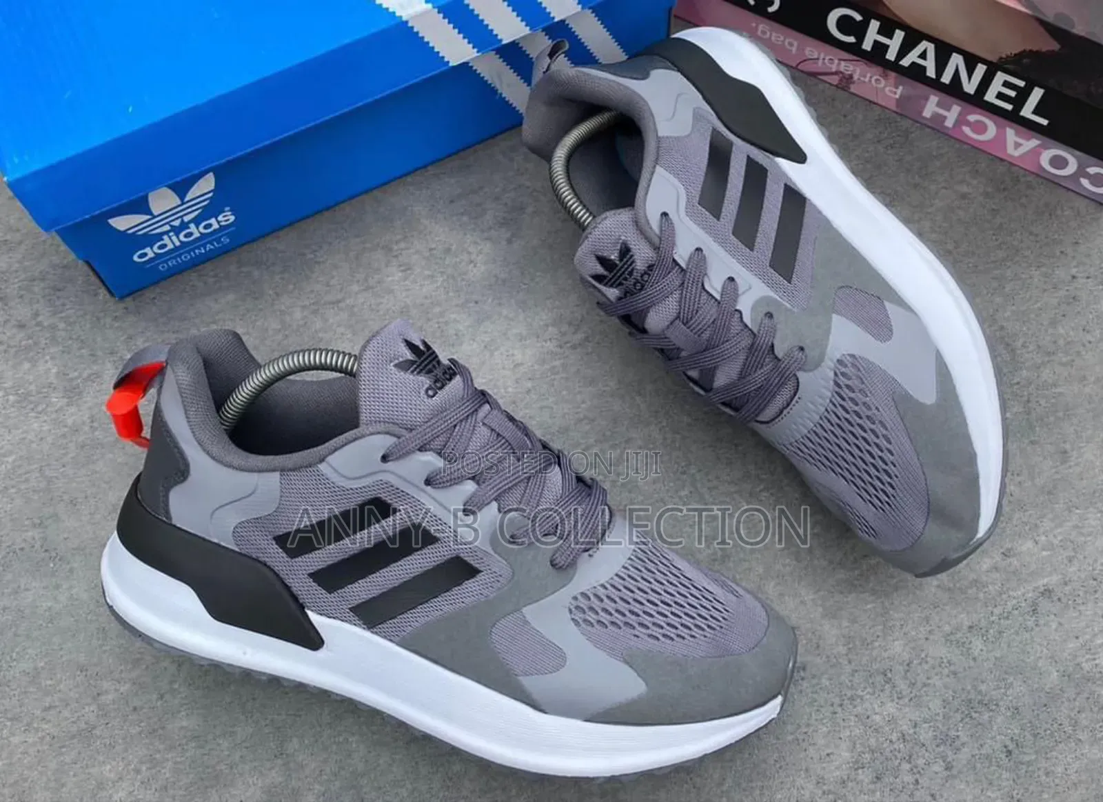Adidas Sneakers