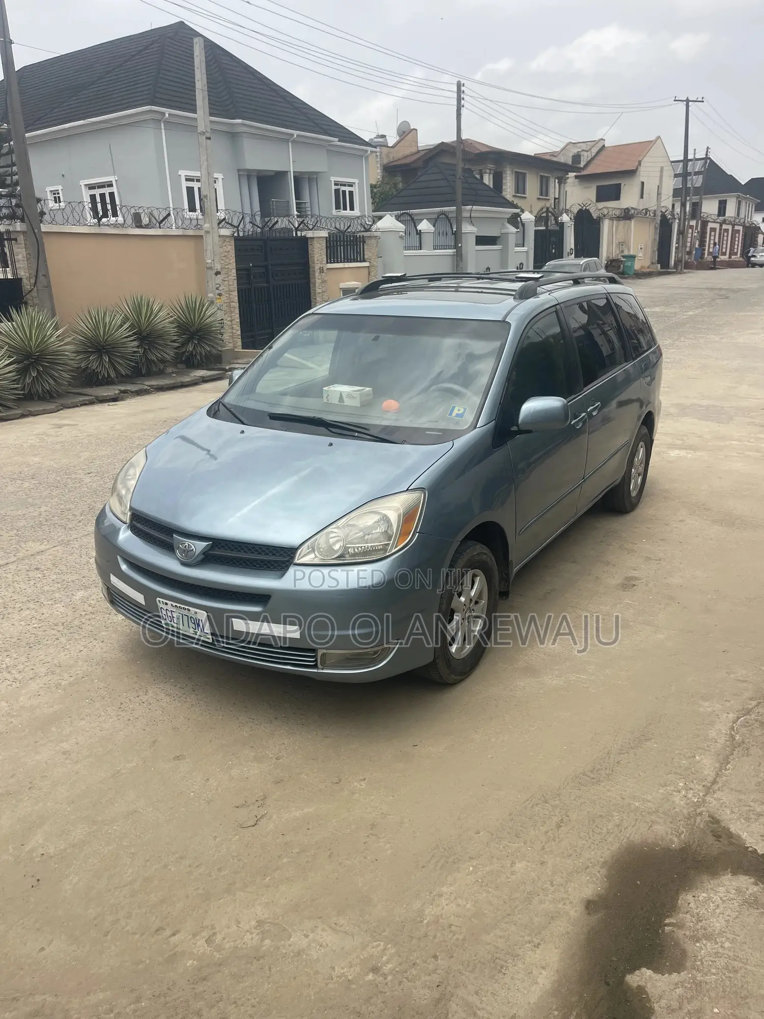 Toyota Sienna Car Hire