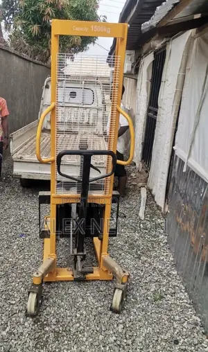 2,000kg Forklift For Rent