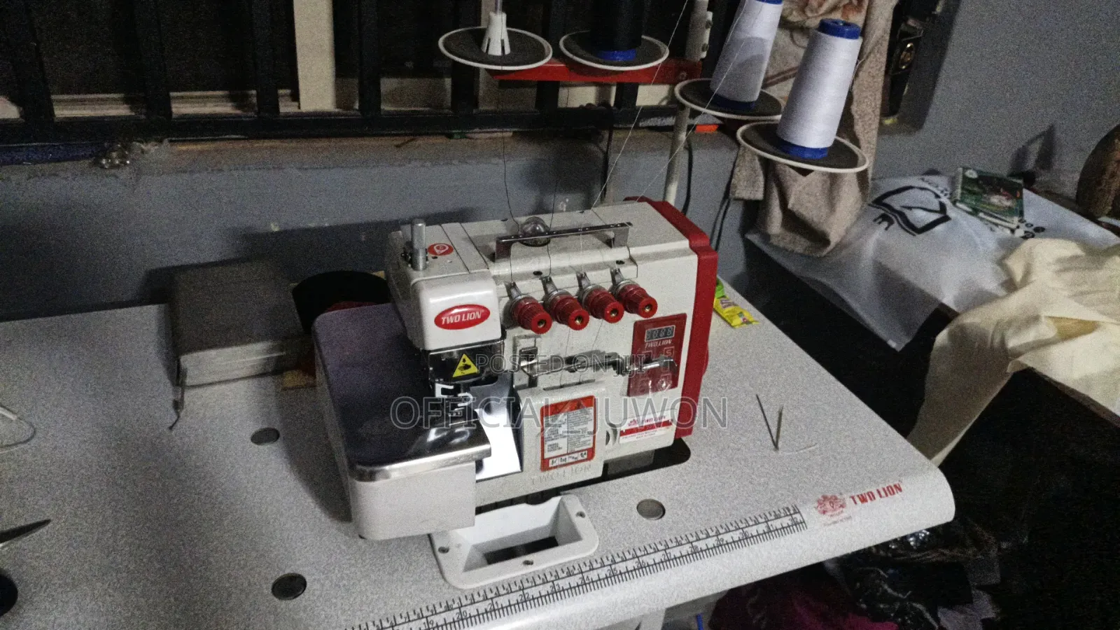 4 Thread Overlock Machine