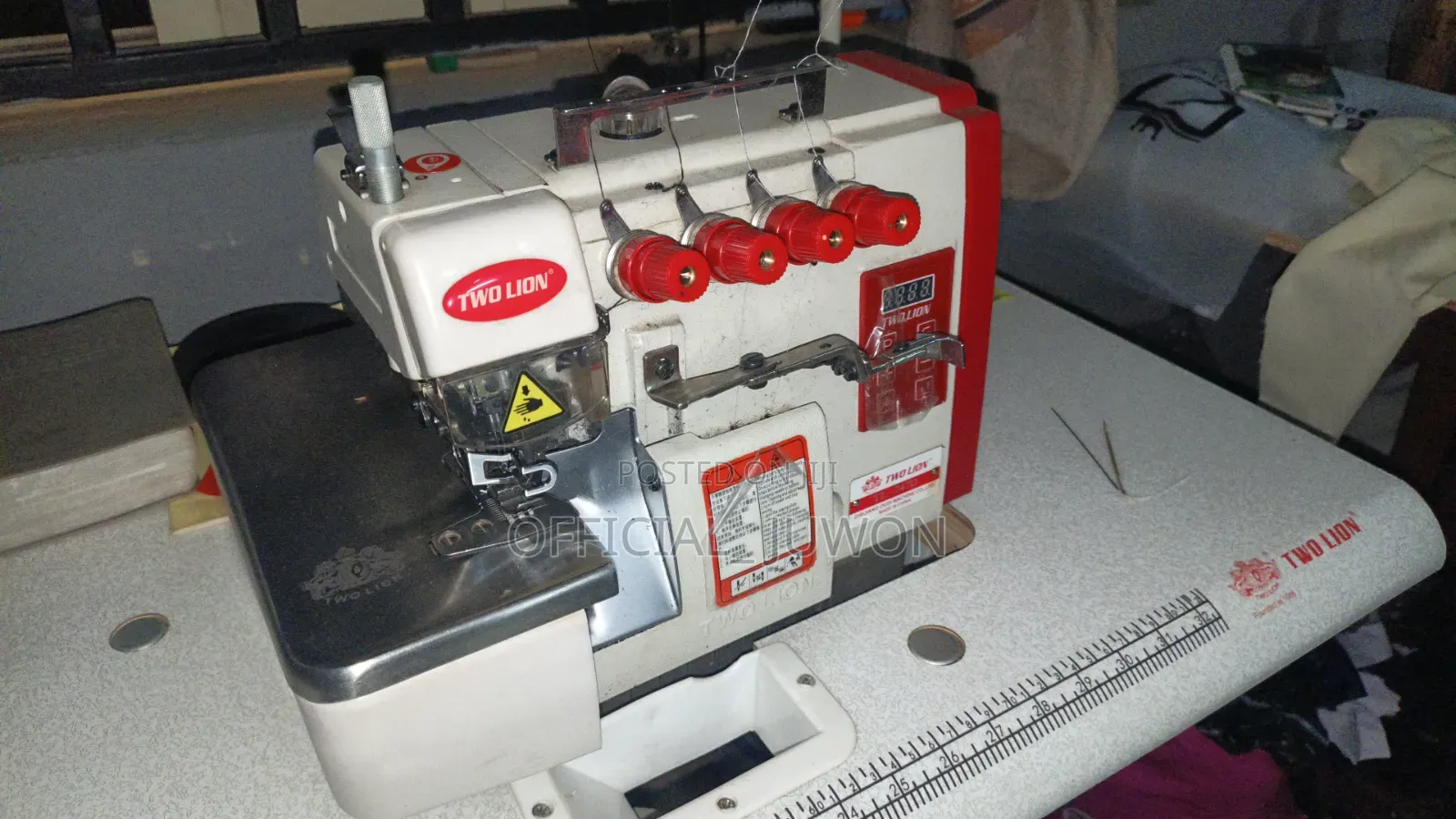 4 Thread Overlock Machine