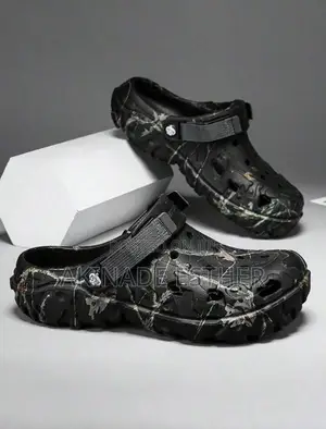 Men's Lightweight Breathable Mesh Clogs