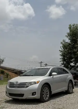 Toyota Venza 2010 Silver