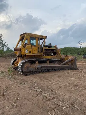D8k Cat Bulldozer for Land Clearing Service