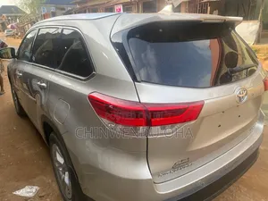 Toyota Highlander 2015 Gold