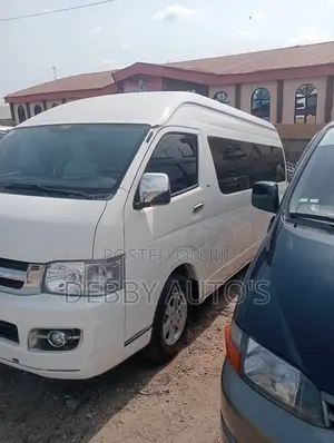 Toyota HiAce 2016 White