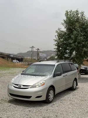 Toyota Sienna 2006 Silver