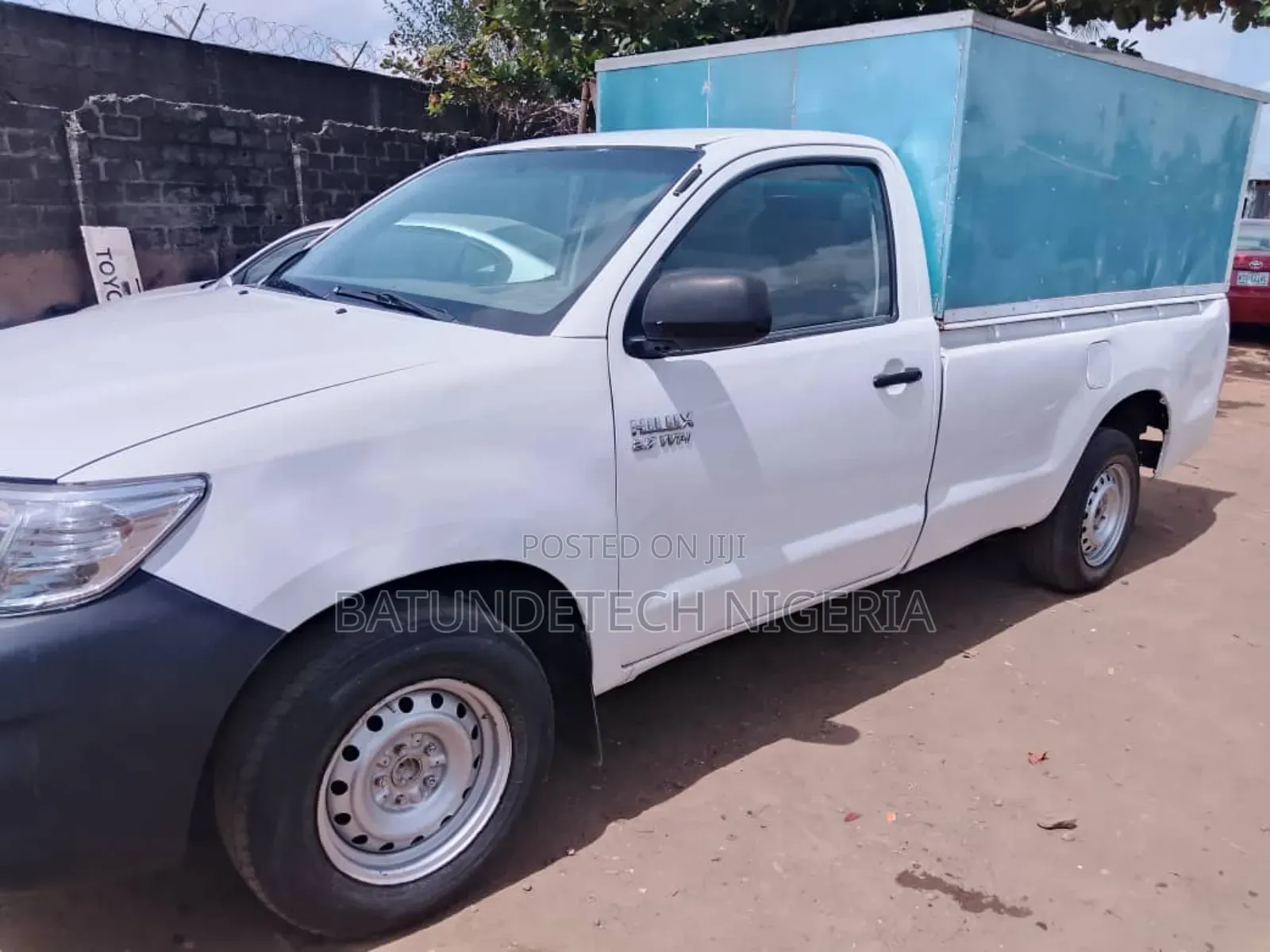 Toyota Hilux 2012 White