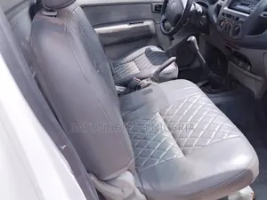 Toyota Hilux 2012 White