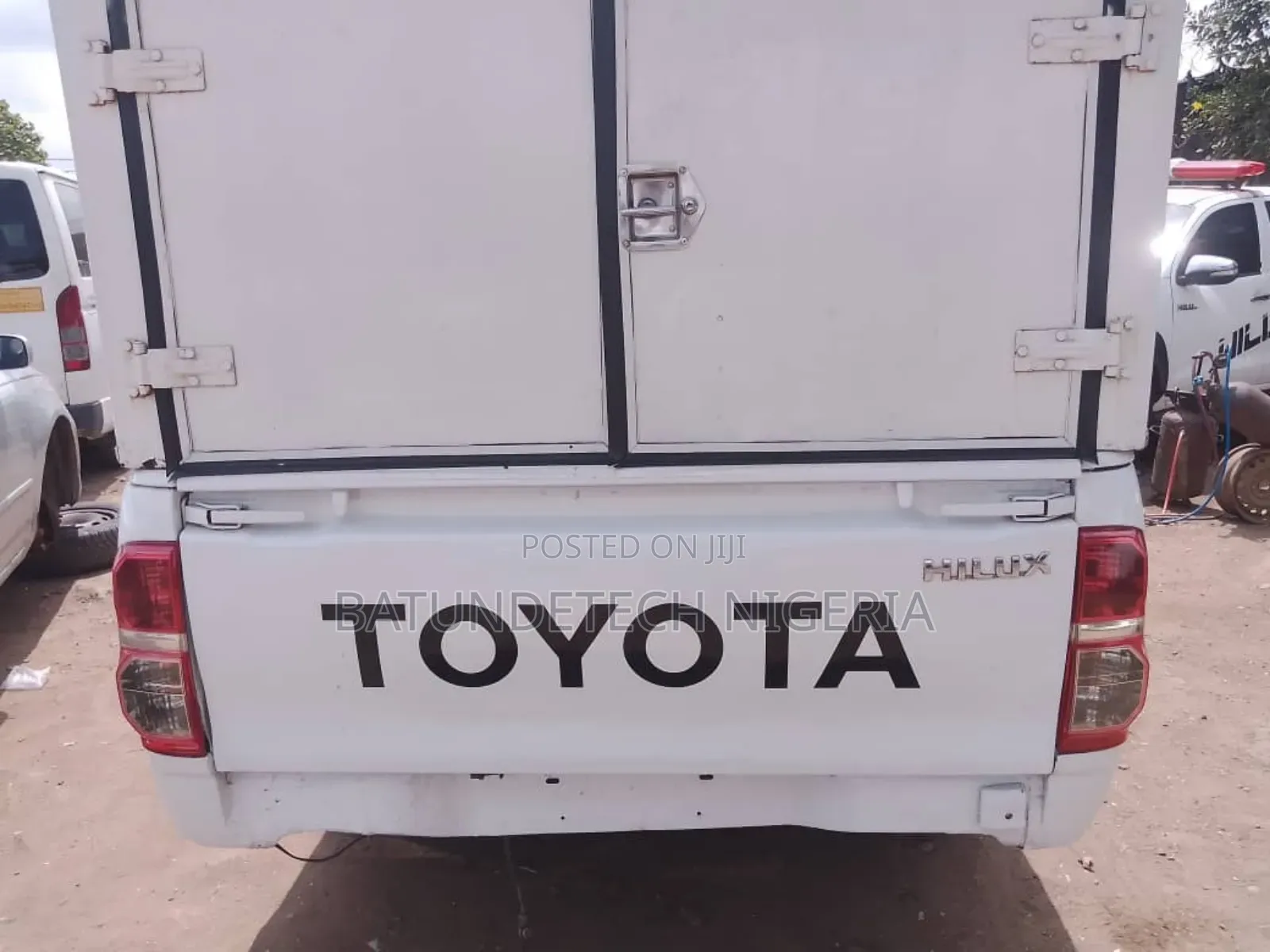 Toyota Hilux 2012 White