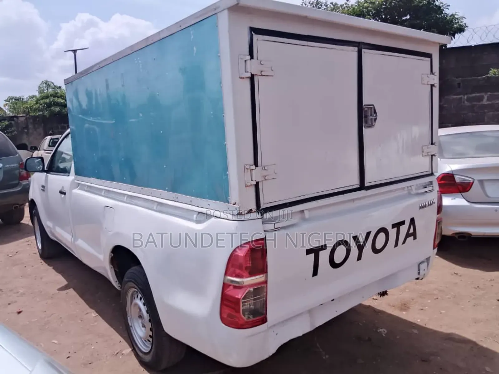 Toyota Hilux 2012 White