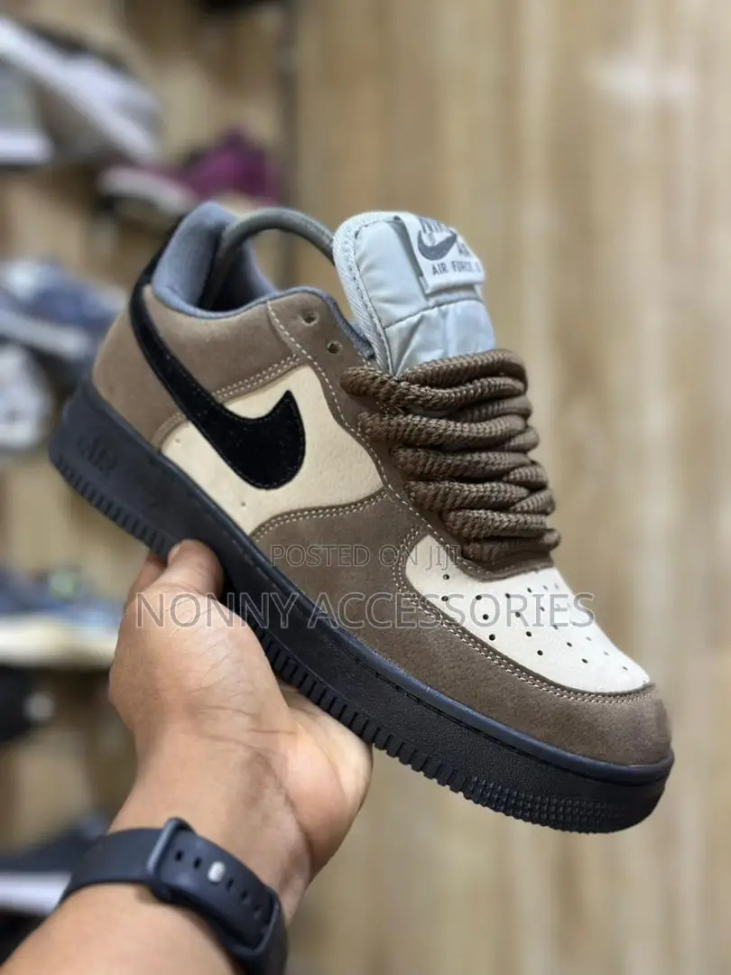 Smart Nike Sneakers – Casual Footwear Size 41–46