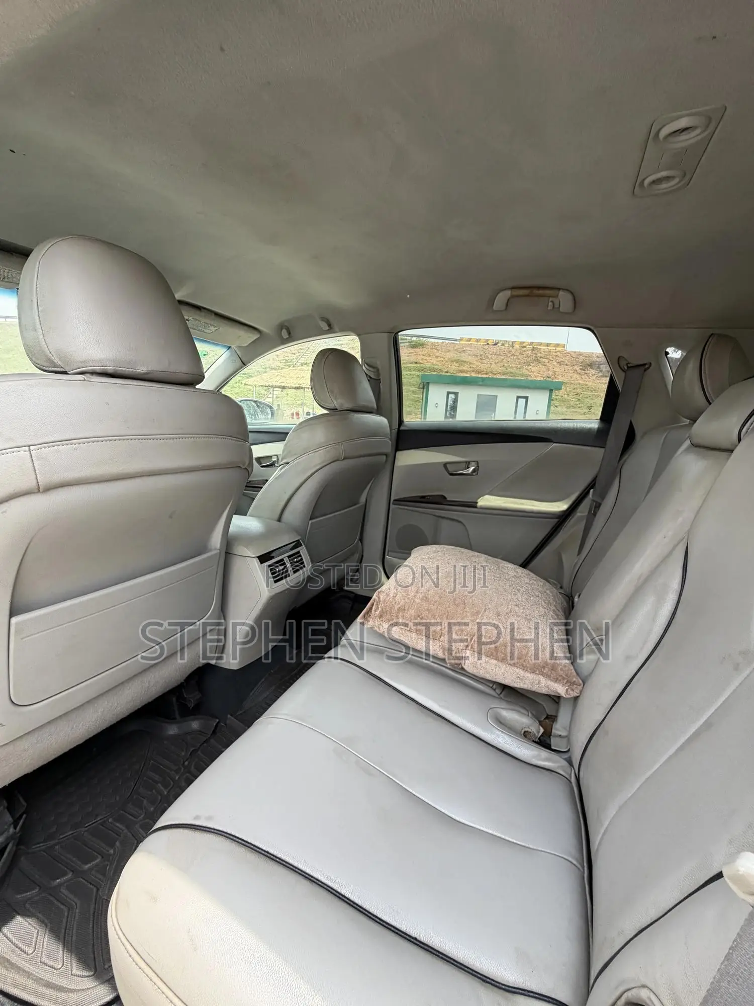 Toyota Venza 2010 Silver
