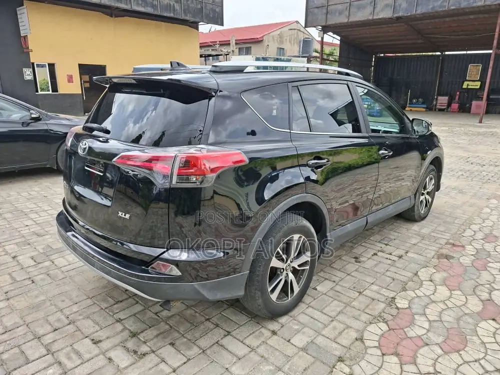 Toyota RAV4 2017 Black