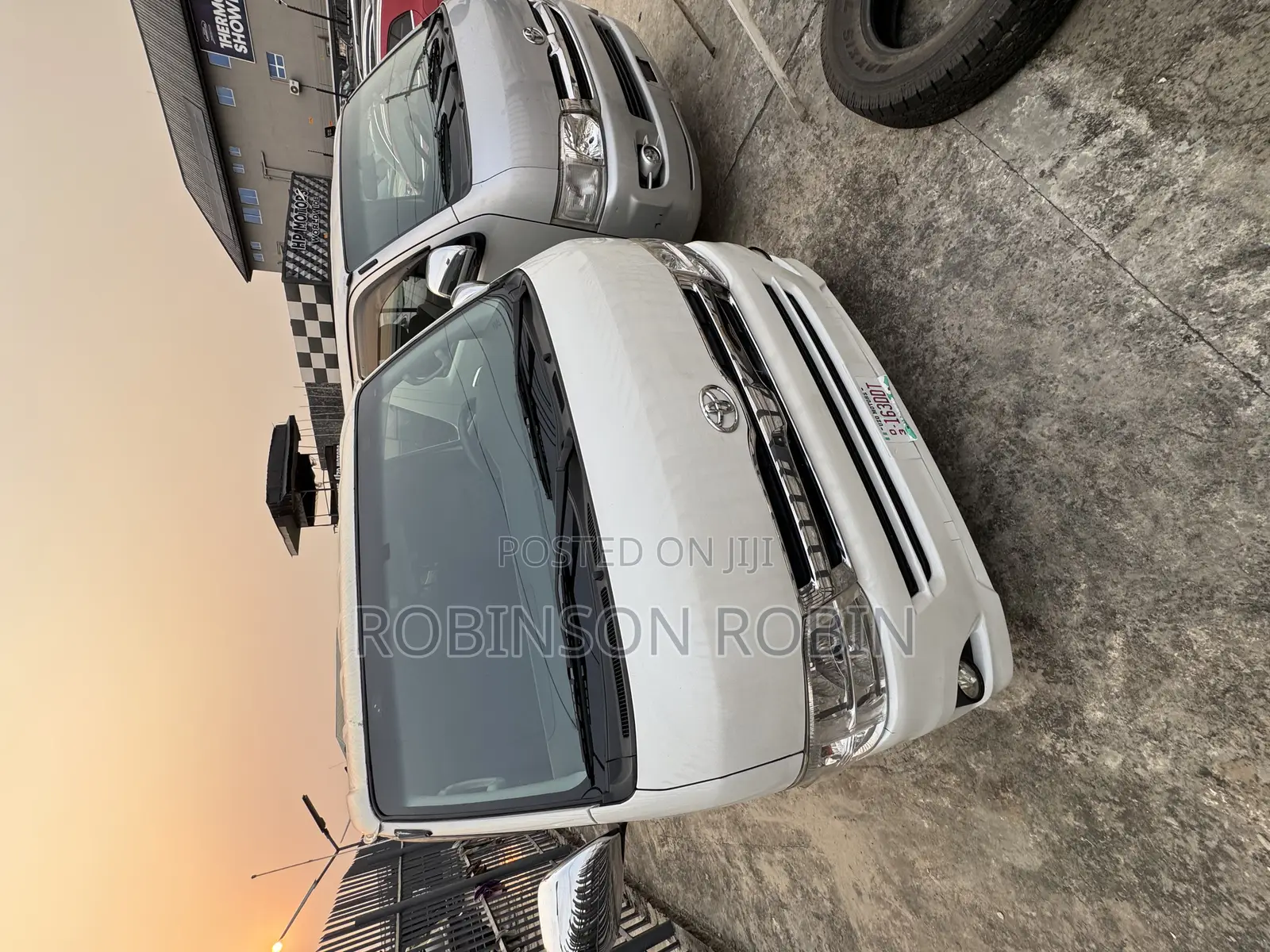 Toyota HiAce 2013 White