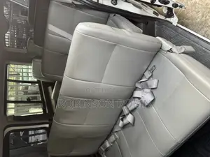 Toyota HiAce 2013 White