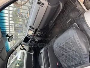 Toyota HiAce 2013 White