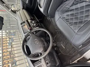 Toyota HiAce 2013 White