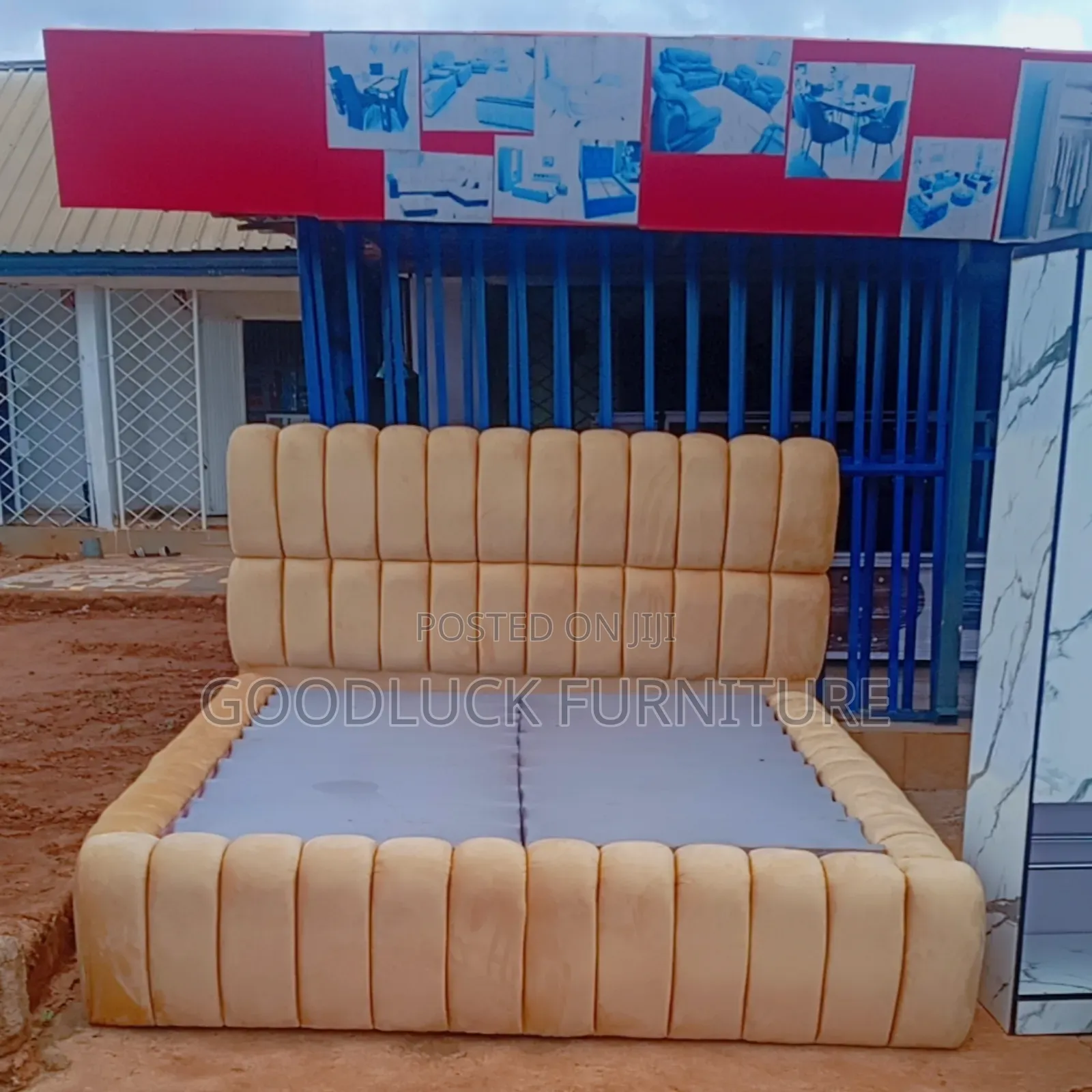 Breaking Line Bedframe