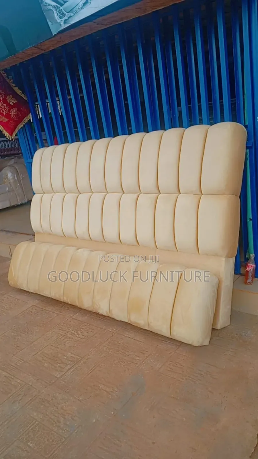 Breaking Line Bedframe
