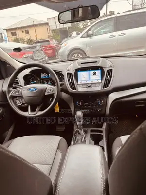 Ford Escape SE FWD 2019 White