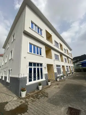 4bdrm Townhouse / Terrace in Wuye for rent